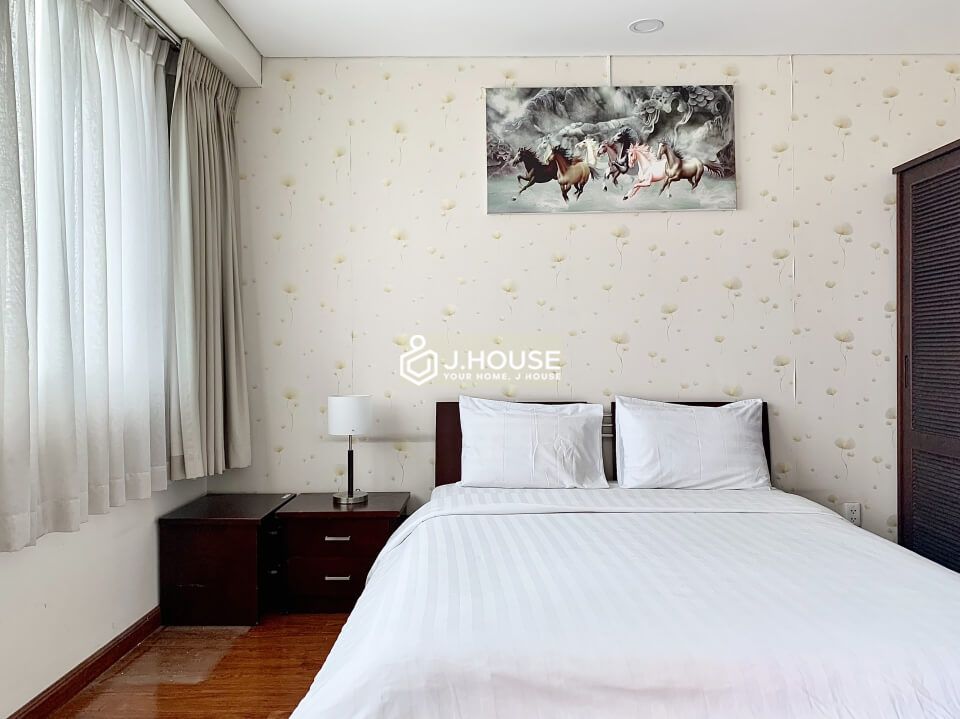 Bright and spacious 1 bedroom apartment in International Plaza, District 1, HCMC-10