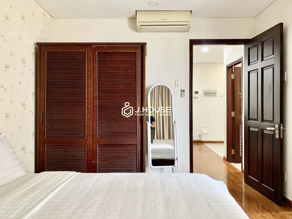 Bright and spacious 1 bedroom apartment in International Plaza, District 1, HCMC-11