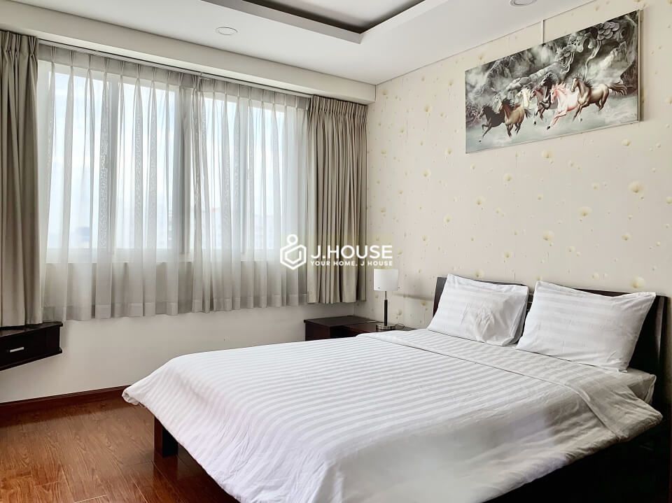 Bright and spacious 1 bedroom apartment in International Plaza, District 1, HCMC-9