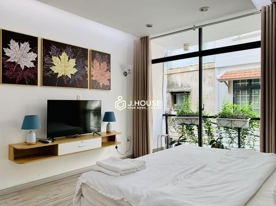 Bright modern serviced apartment near Ben Thanh market, District 1, HCMC-11