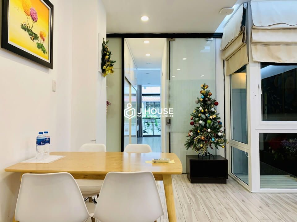 Bright modern serviced apartment near Ben Thanh market, District 1, HCMC-5