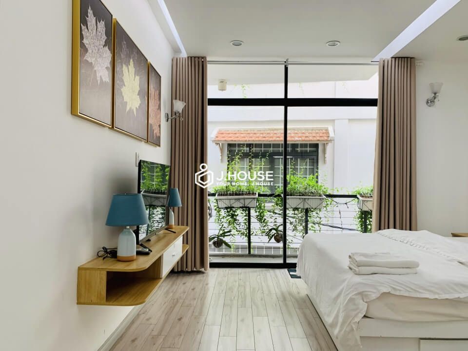 Bright modern serviced apartment near Ben Thanh market, District 1, HCMC-8
