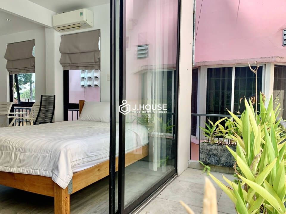 Bright serviced apartment on Bui Thi Xuan street, District 1, HCMC-5