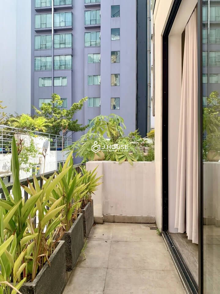 Bright serviced apartment on Bui Thi Xuan street, District 1, HCMC-6