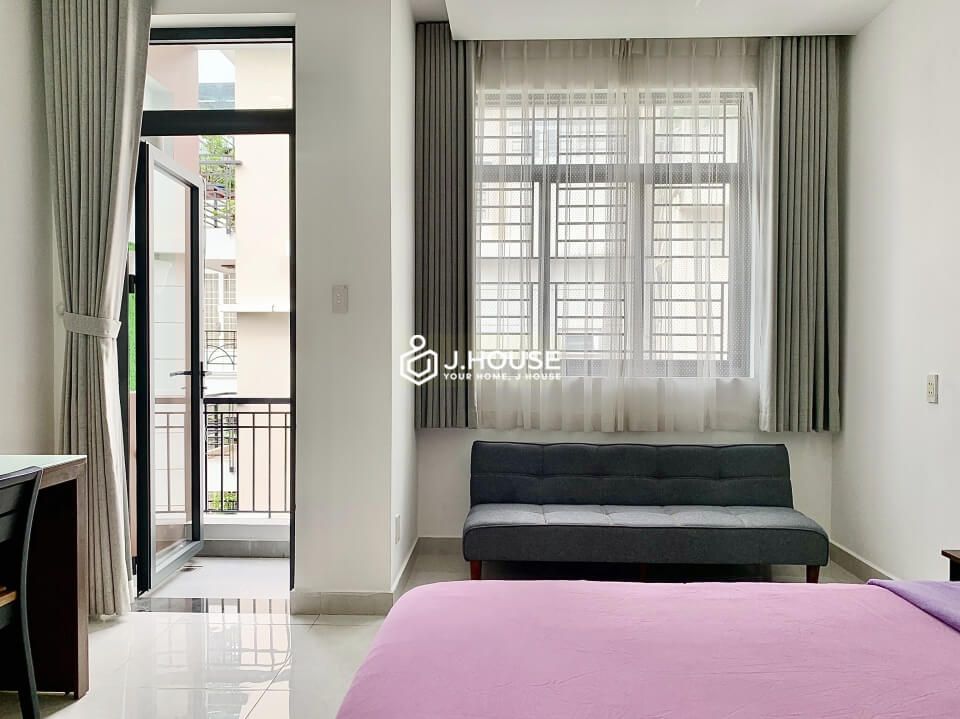 Bright serviced apartment on Hai Ba Trung street, District 3, HCMC-7