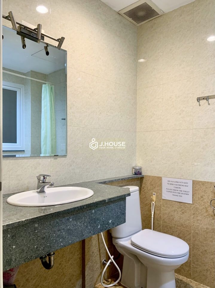 Spacious serviced apartment in Ben Thanh ward, District 1, HCMC-13
