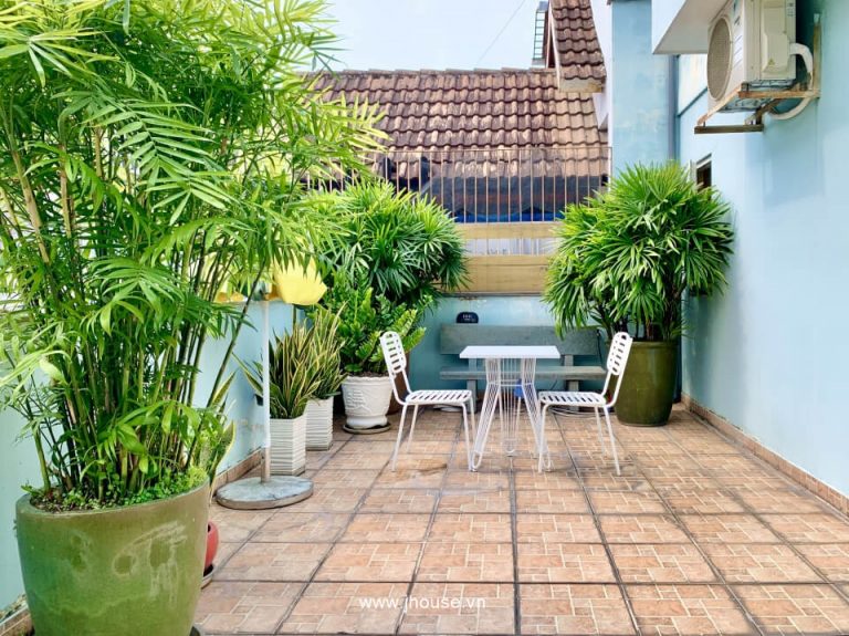 The apartment has a large garden in District 1, HCMC