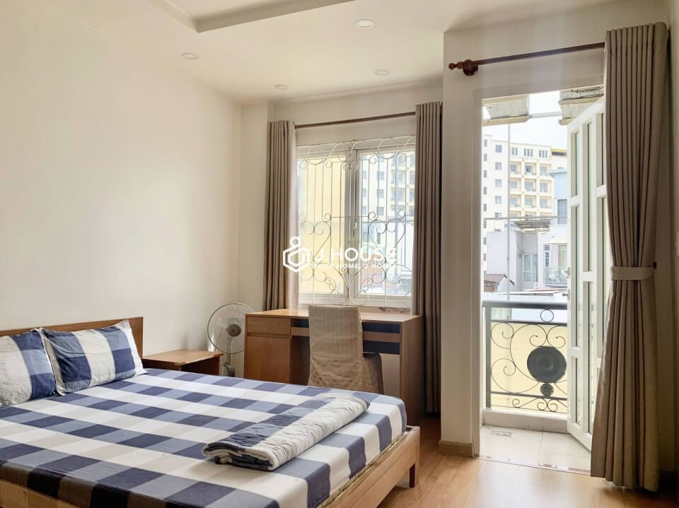 Affordable 1-bedroom apartment on Nguyen Trai Street, District 1, HCMC-5