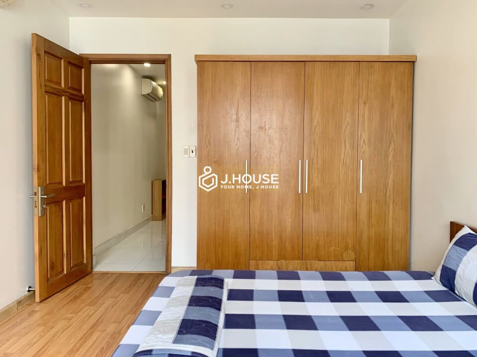 Affordable 1-bedroom apartment on Nguyen Trai Street, District 1, HCMC-7