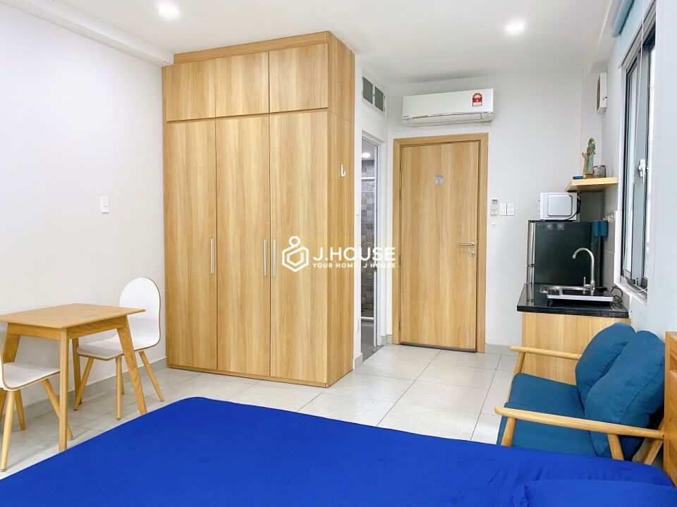 Affordable apartment in District 10, HCMC-6