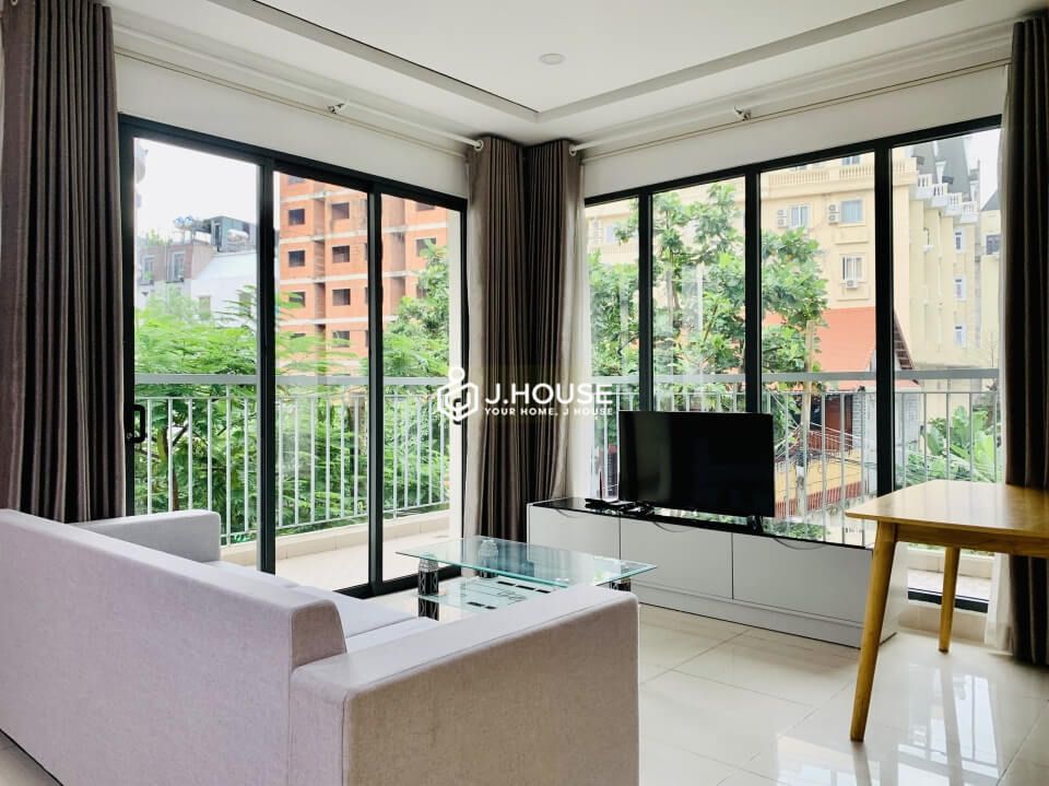Bright serviced apartment with long balcony and rooftop swimming pool in Thao Dien, District 2-1