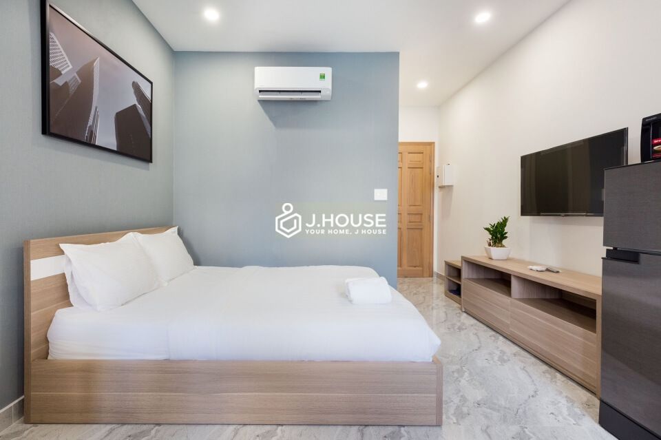 Fully furnished modern serviced apartment on Tran Khac Chan Street, Phu Nhuan District, HCMC-0