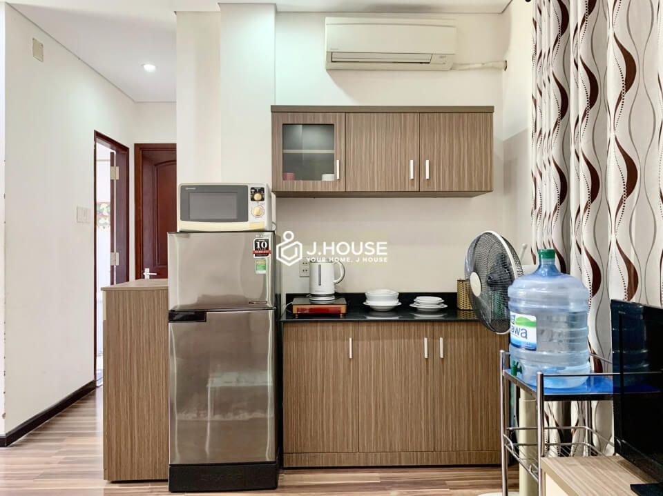 Fully furnished serviced apartment on Dinh Tien Hoang street, District 1, HCMC-3
