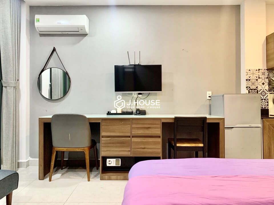 Fully furnished serviced apartment on Hai Ba Trung street, District 3, HCMC-2