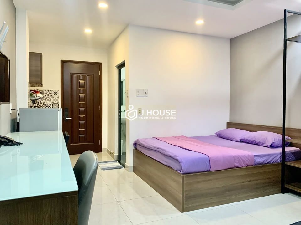 Fully furnished serviced apartment on Hai Ba Trung street, District 3, HCMC-3