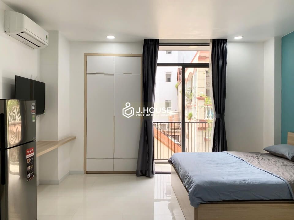 Modern fully furnished apartment near the airport, Tan Binh District, HCMC-1
