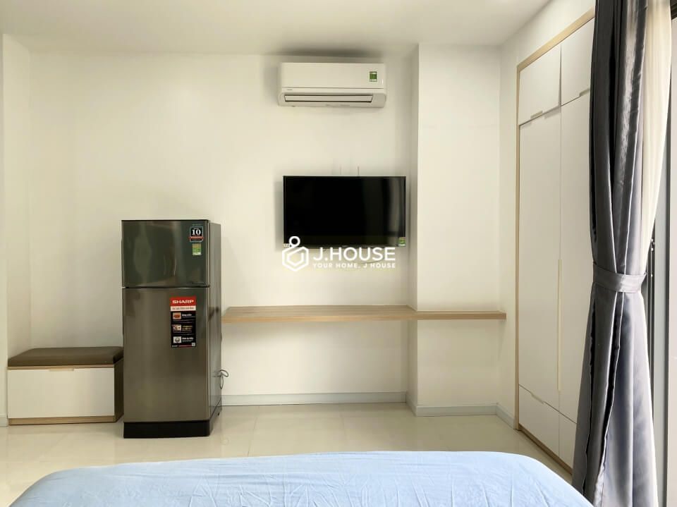 Modern fully furnished apartment near the airport, Tan Binh District, HCMC-4