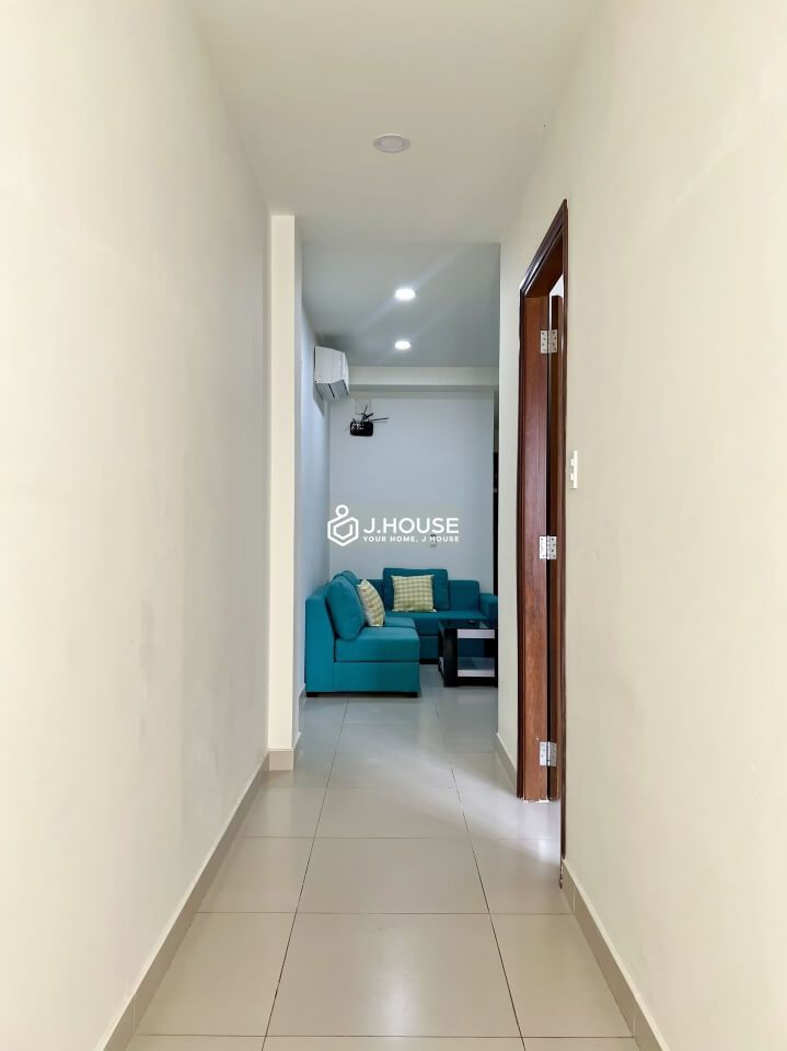Spacious and bright apartment near the airport and park in Tan Binh District, HCMC-10
