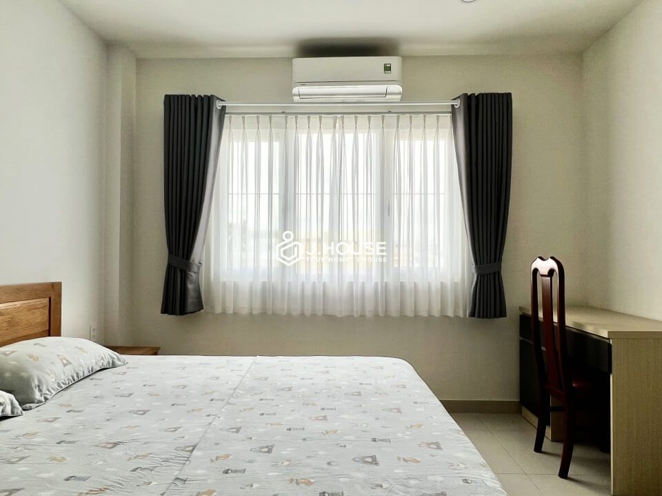 Spacious and bright apartment near the airport and park in Tan Binh District, HCMC-7