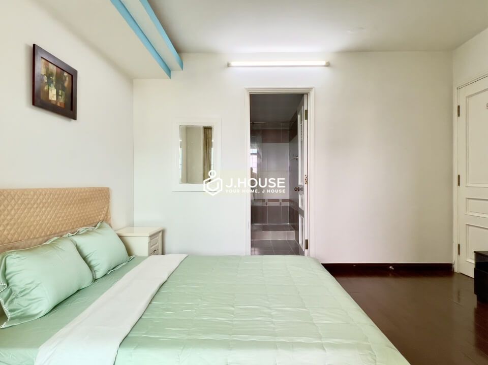 2-bedroom apartment in International Plaza apartment building in District 1, HCMC-16