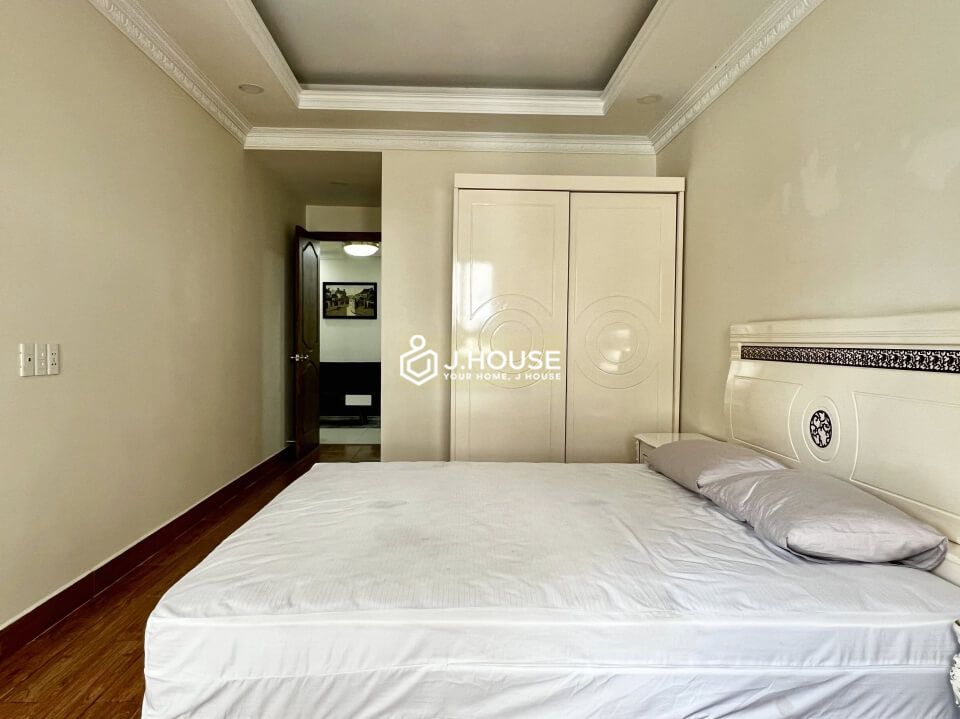 2-bedroom serviced apartment with rooftop pool and gym in Thao Dien, District 2, HCMC-10