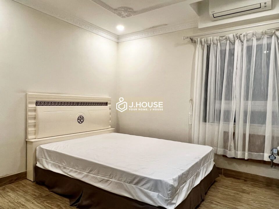 2-bedroom serviced apartment with rooftop pool and gym in Thao Dien, District 2, HCMC-11