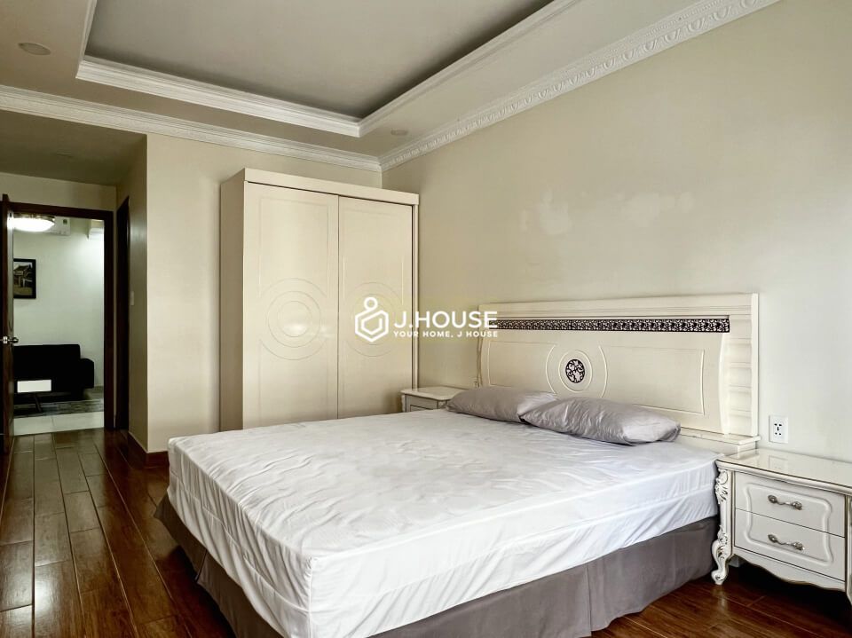 2-bedroom serviced apartment with rooftop pool and gym in Thao Dien, District 2, HCMC-9