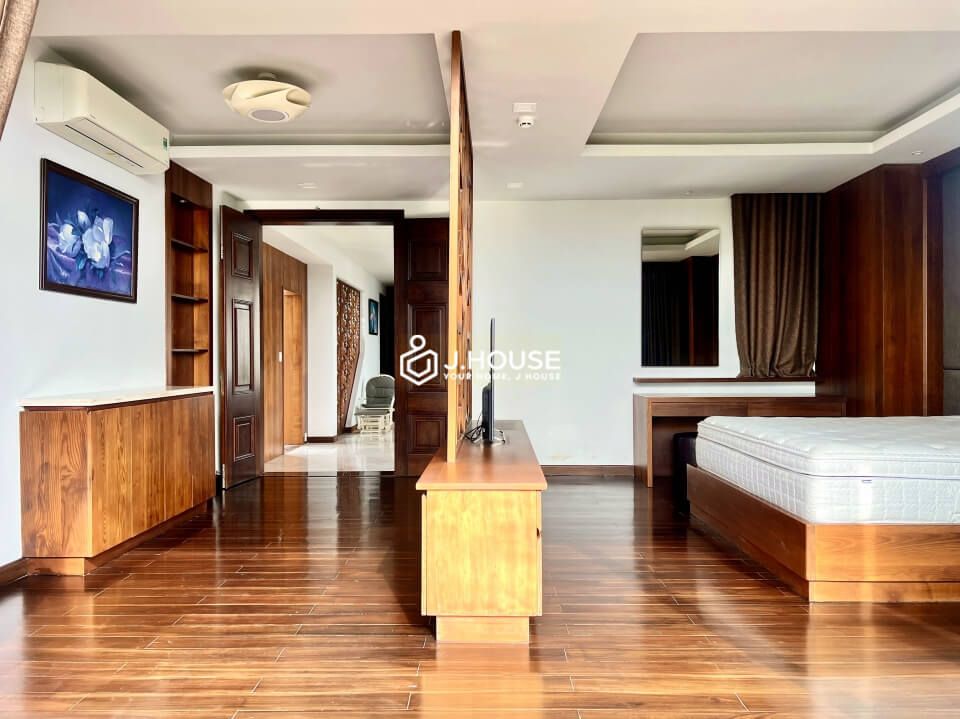 3-bedroom penthouse apartment with private terrace in District 3, HCMC-12