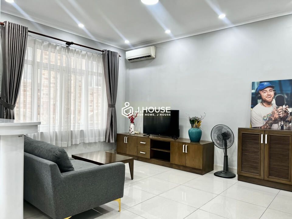 Bright 2-bedroom serviced apartment with rooftop pool in Thao Dien, District 2, HCMC-0