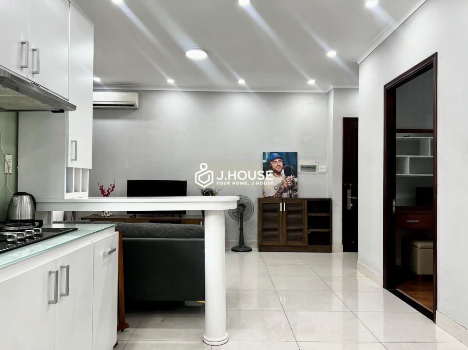 Bright 2-bedroom serviced apartment with rooftop pool in Thao Dien, District 2, HCMC-10