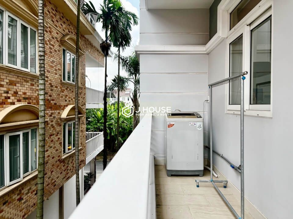 Bright 2-bedroom serviced apartment with rooftop pool in Thao Dien, District 2, HCMC-11