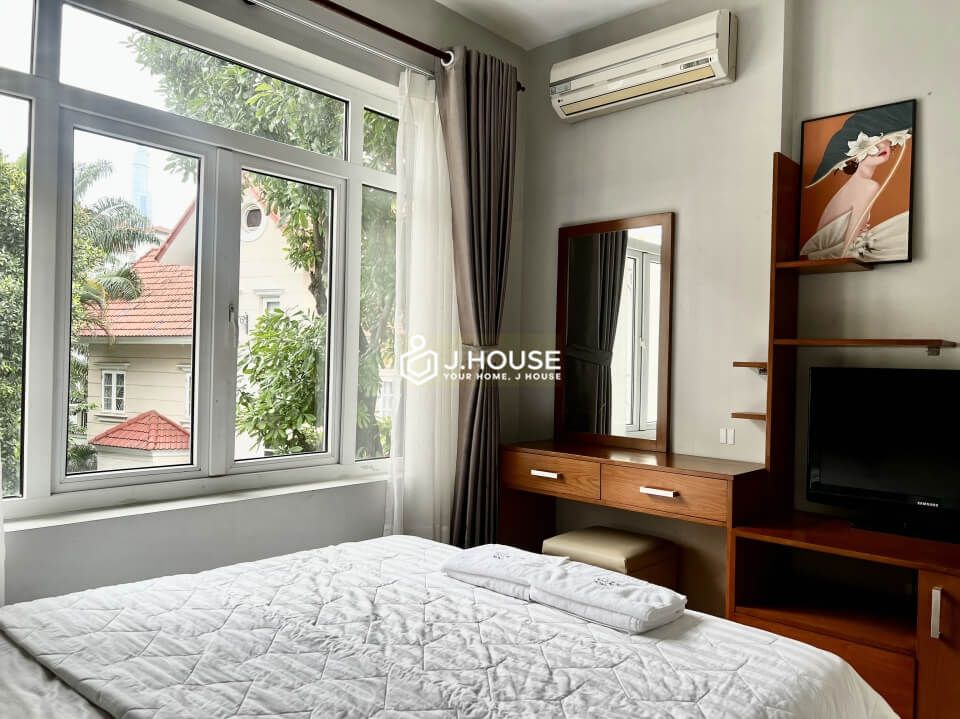 Bright 2-bedroom serviced apartment with rooftop pool in Thao Dien, District 2, HCMC-13