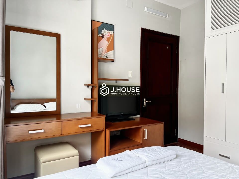 Bright 2-bedroom serviced apartment with rooftop pool in Thao Dien, District 2, HCMC-14