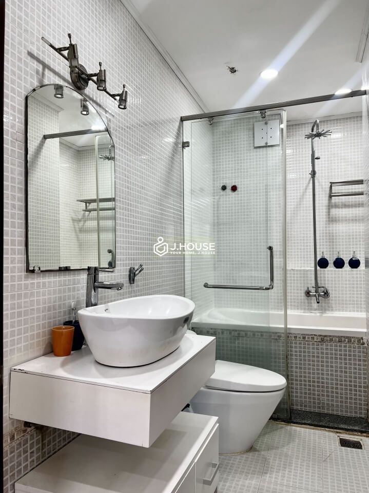 Bright 2-bedroom serviced apartment with rooftop pool in Thao Dien, District 2, HCMC-18