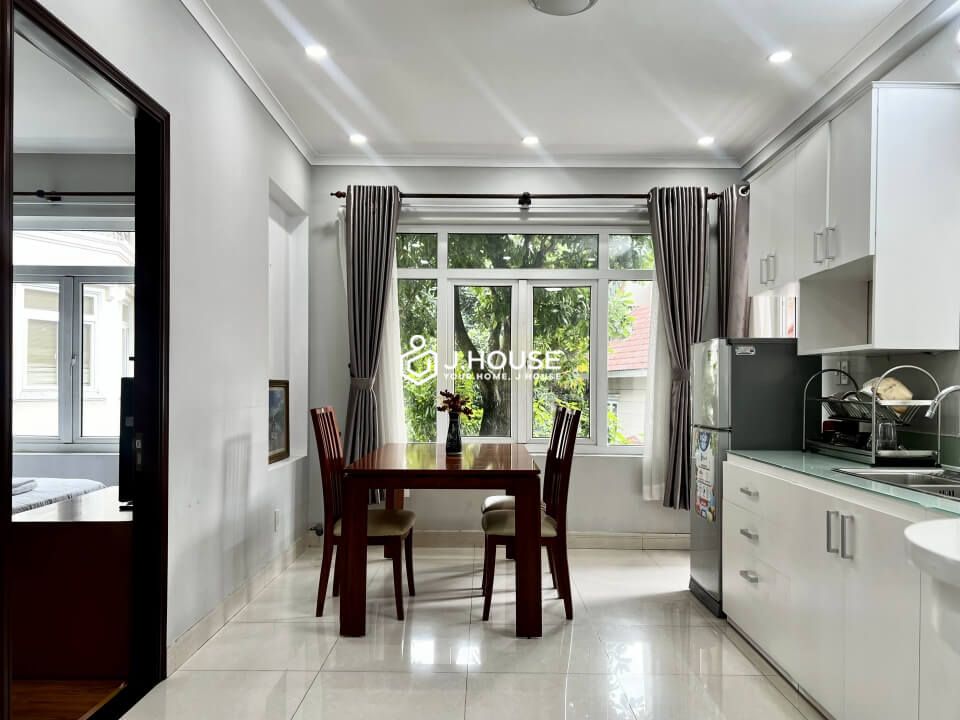 Bright 2-bedroom serviced apartment with rooftop pool in Thao Dien, District 2, HCMC-5