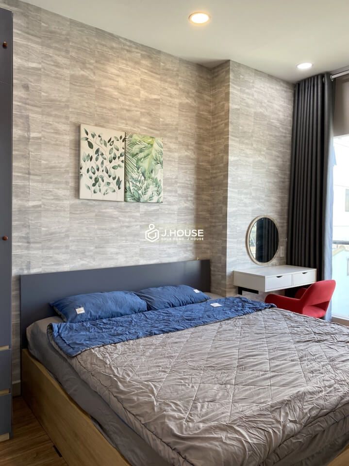 Bright serviced apartment next to the canal in Phu Nhuan District, HCMC-3