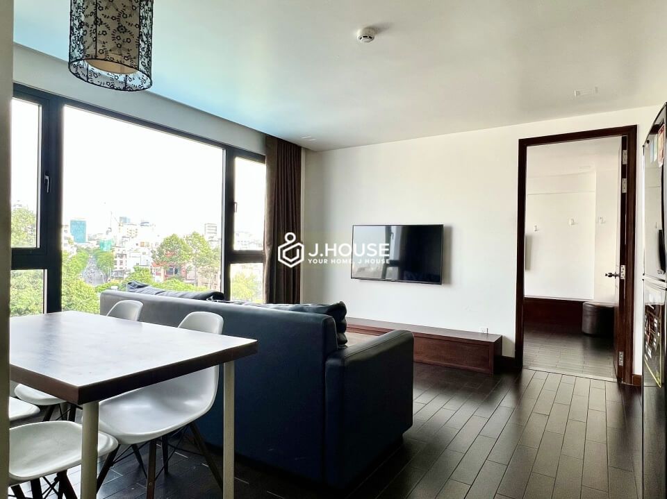 Fully furnished 1-bedroom apartment with swimming pool in District 3, HCMC-1