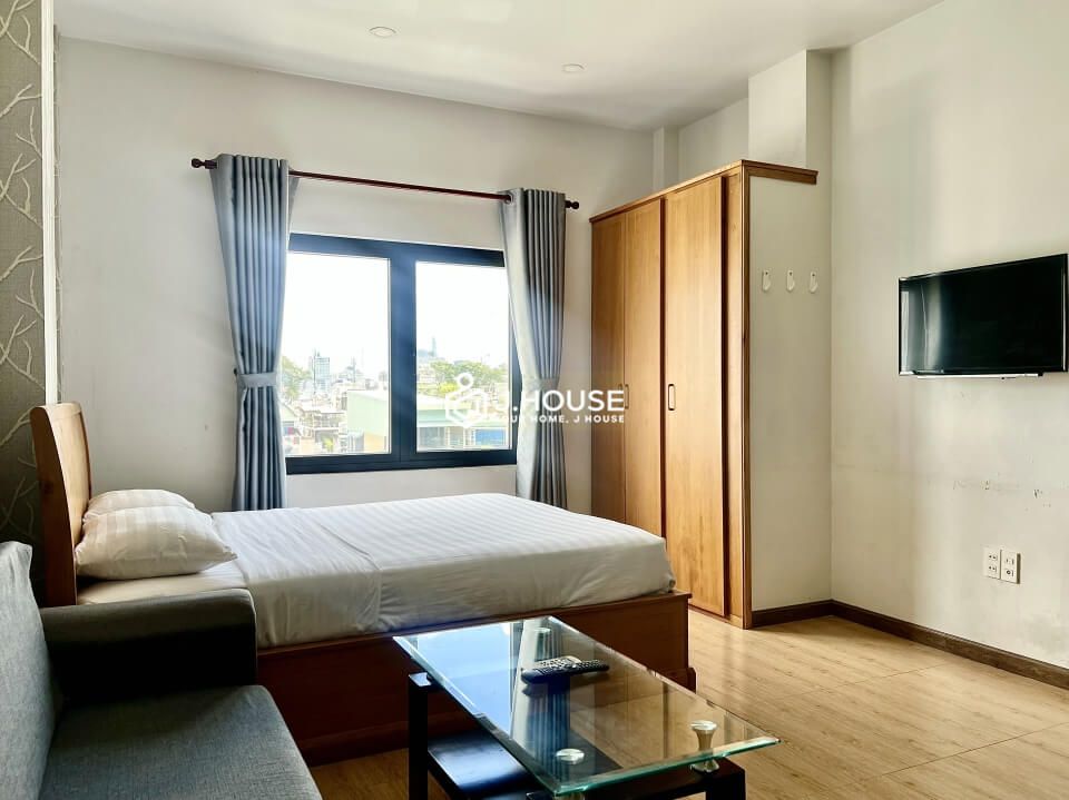 Fully furnished apartment on Nguyen Thien Thuat street, District 3, HCMC-6