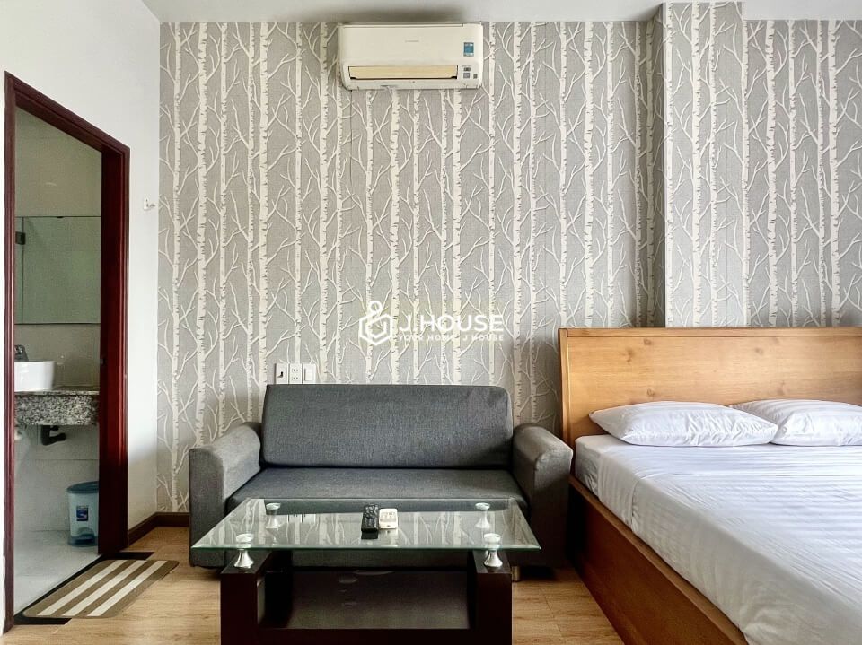 Fully furnished apartment on Nguyen Thien Thuat street, District 3, HCMC-7