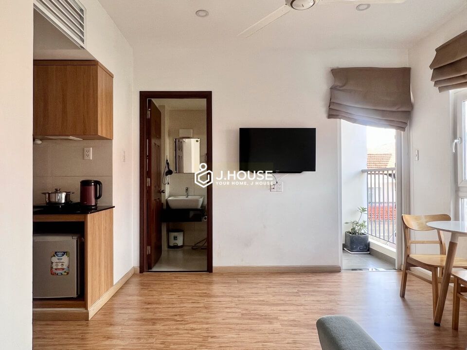 1 bedroom serviced apartment near the airport, Tan Binh District, HCMC-1