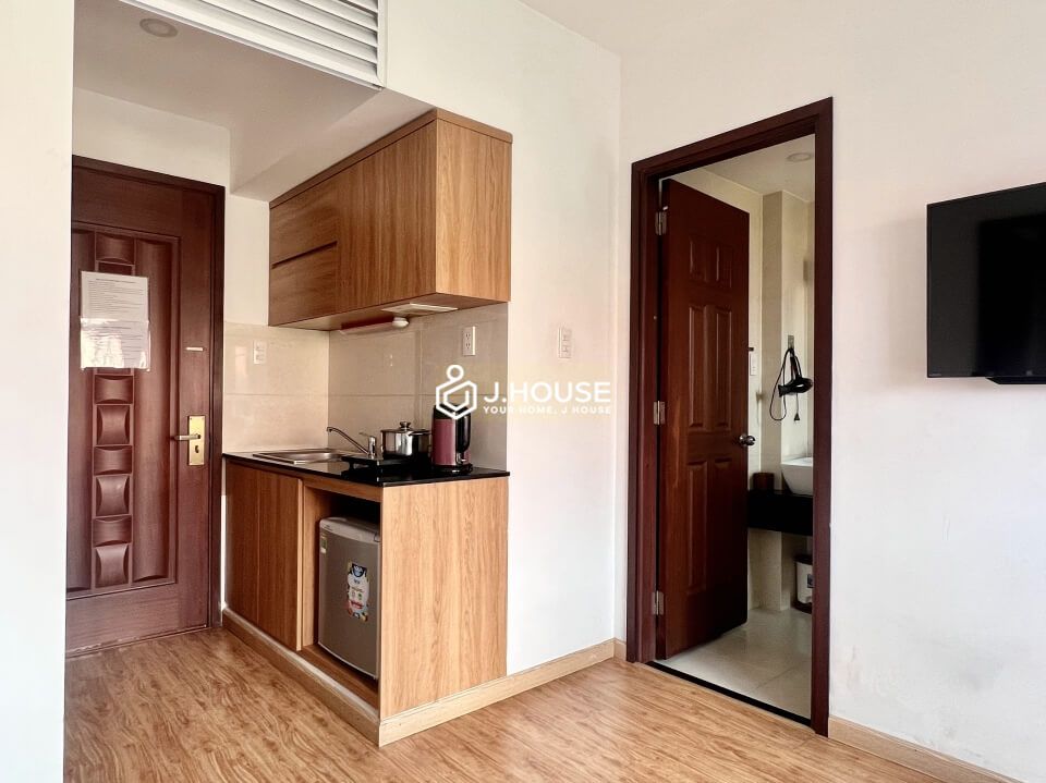 1 bedroom serviced apartment near the airport, Tan Binh District, HCMC-3
