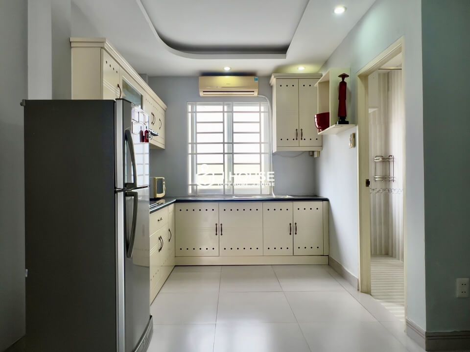 2 bedroom apartment with terrace on Le Thi Rieng Street, District 1, HCMC-0