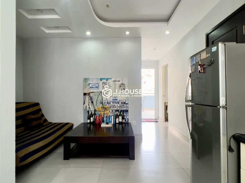2 bedroom apartment with terrace on Le Thi Rieng Street, District 1, HCMC-4