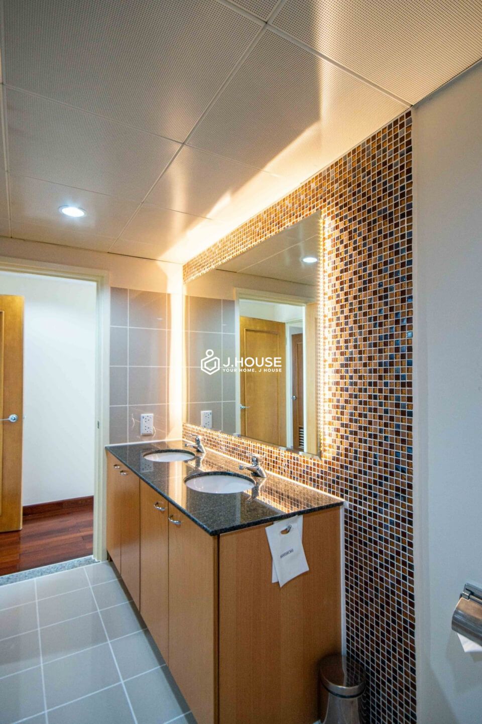 3-bedroom serviced apartment at Indochine Park Tower, Le Quy Don street, District 3, HCMC-21