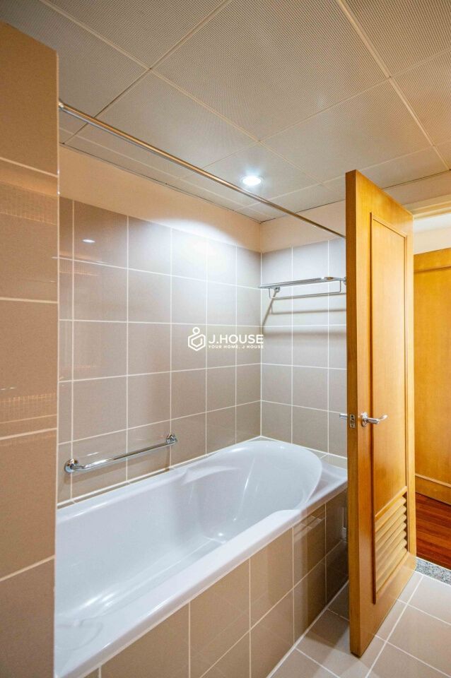 3-bedroom serviced apartment at Indochine Park Tower, Le Quy Don street, District 3, HCMC-22