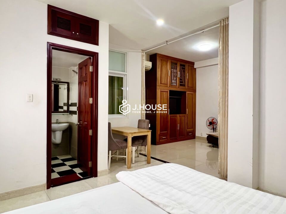 Affordable serviced apartment in District 1, HCMC-6