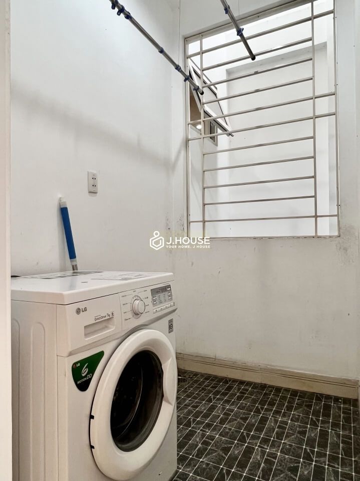 Bright and affordable 2-bedroom apartment in Thao Dien, District 2, HCMC-10