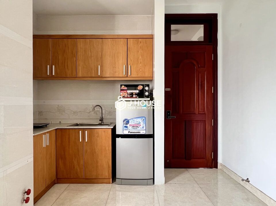 Comfortable serviced apartment on Nguyen Trai street, District 1, HCMC-2