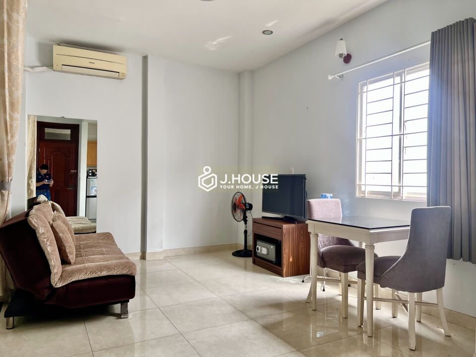 Comfortable serviced apartment on Nguyen Trai street, District 1, HCMC-3