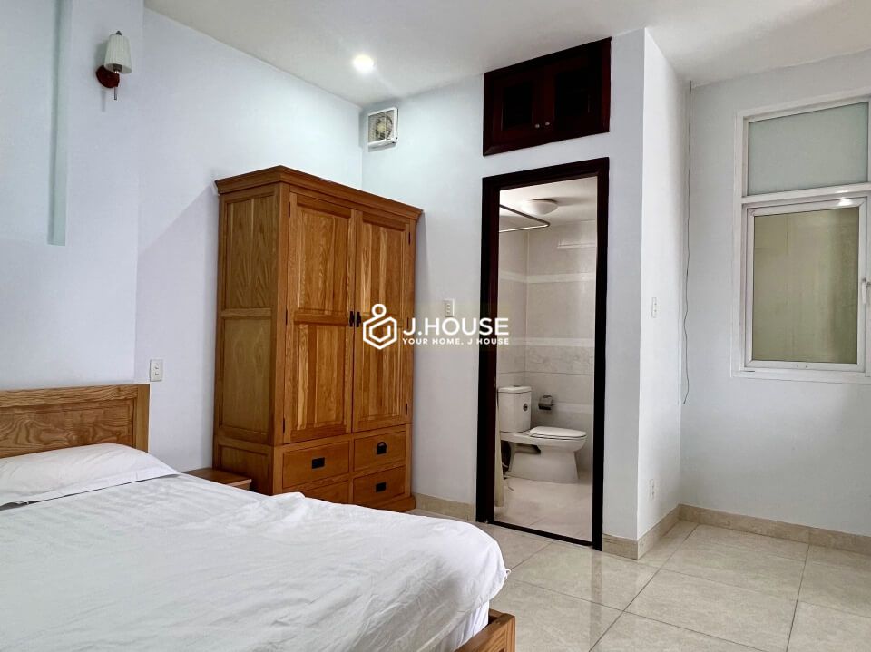 Comfortable serviced apartment on Nguyen Trai street, District 1, HCMC-6
